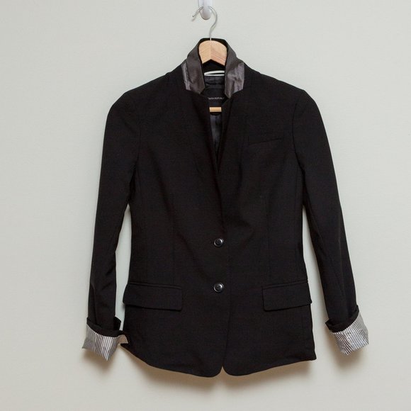 Black Banana Republic Blazer with contrasting Collar and Sleeve Lining, size 0 - Picture 3 of 10